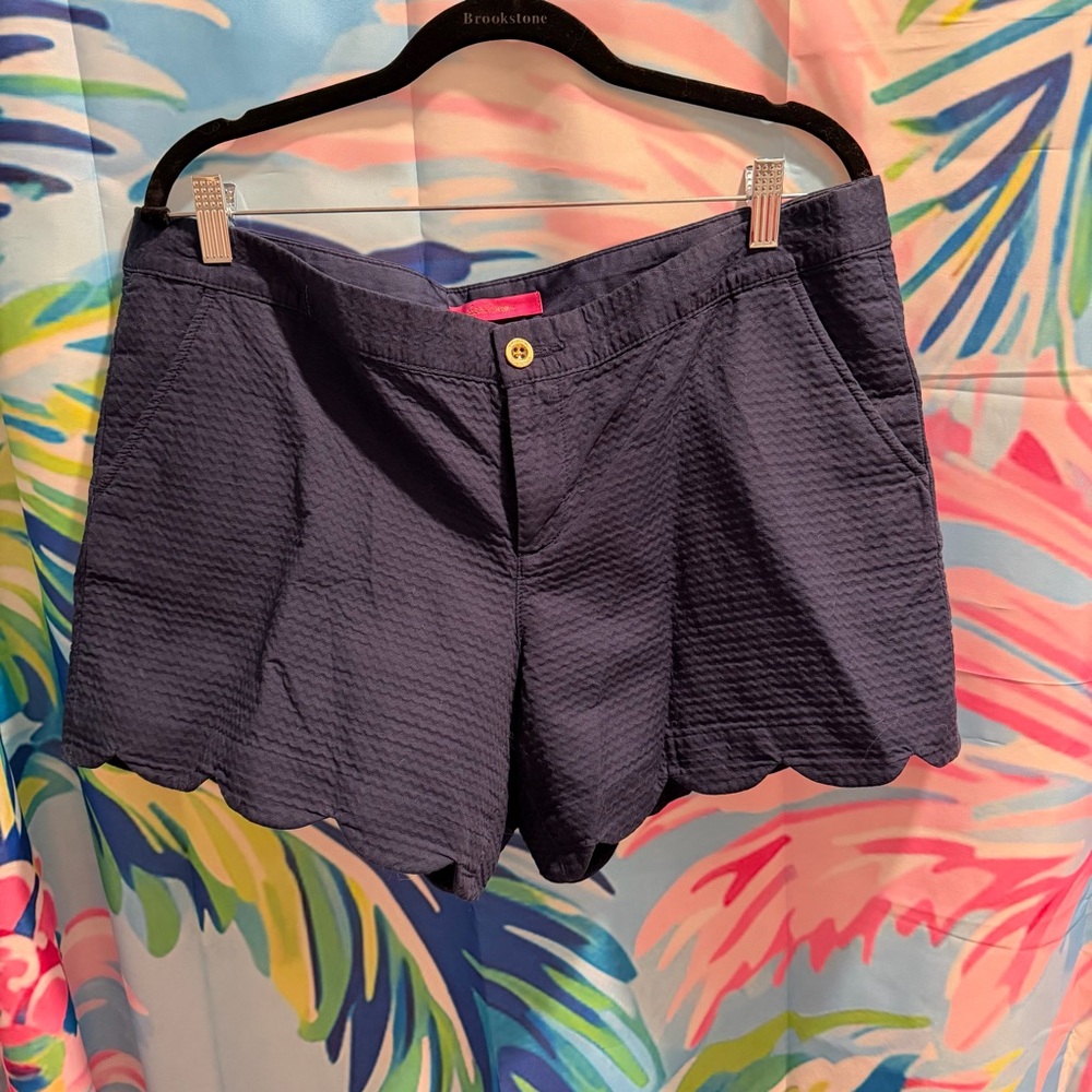 Lilly Pulitzer Navy Textured scalloped Women's Shorts 14